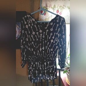 Mysterious unique blouse